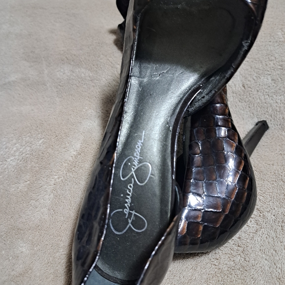 Heels - Picture 2 of 2